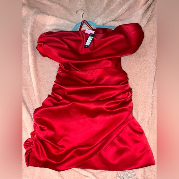 PrettyLittleThing NWT Cherry Red Premium Satin Bardot Mini Dress Size 8 - Picture 6 of 9